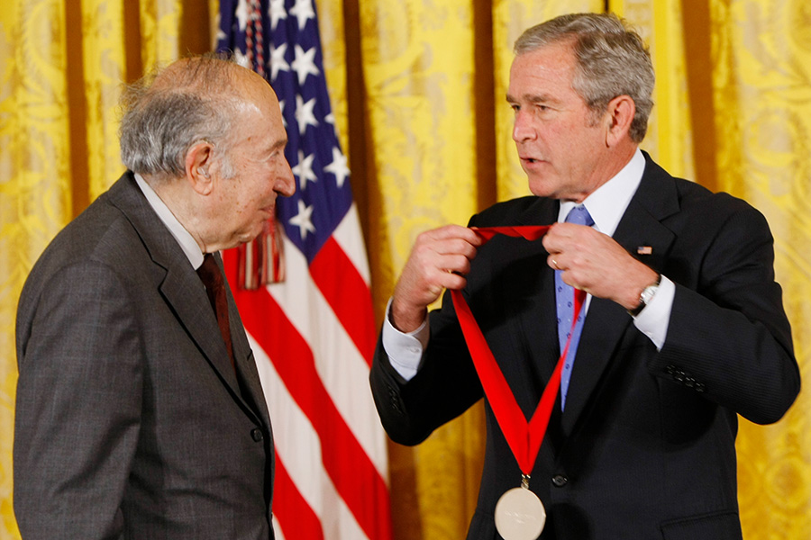 Ричард Пайпс и Джордж Буш. 2007 год