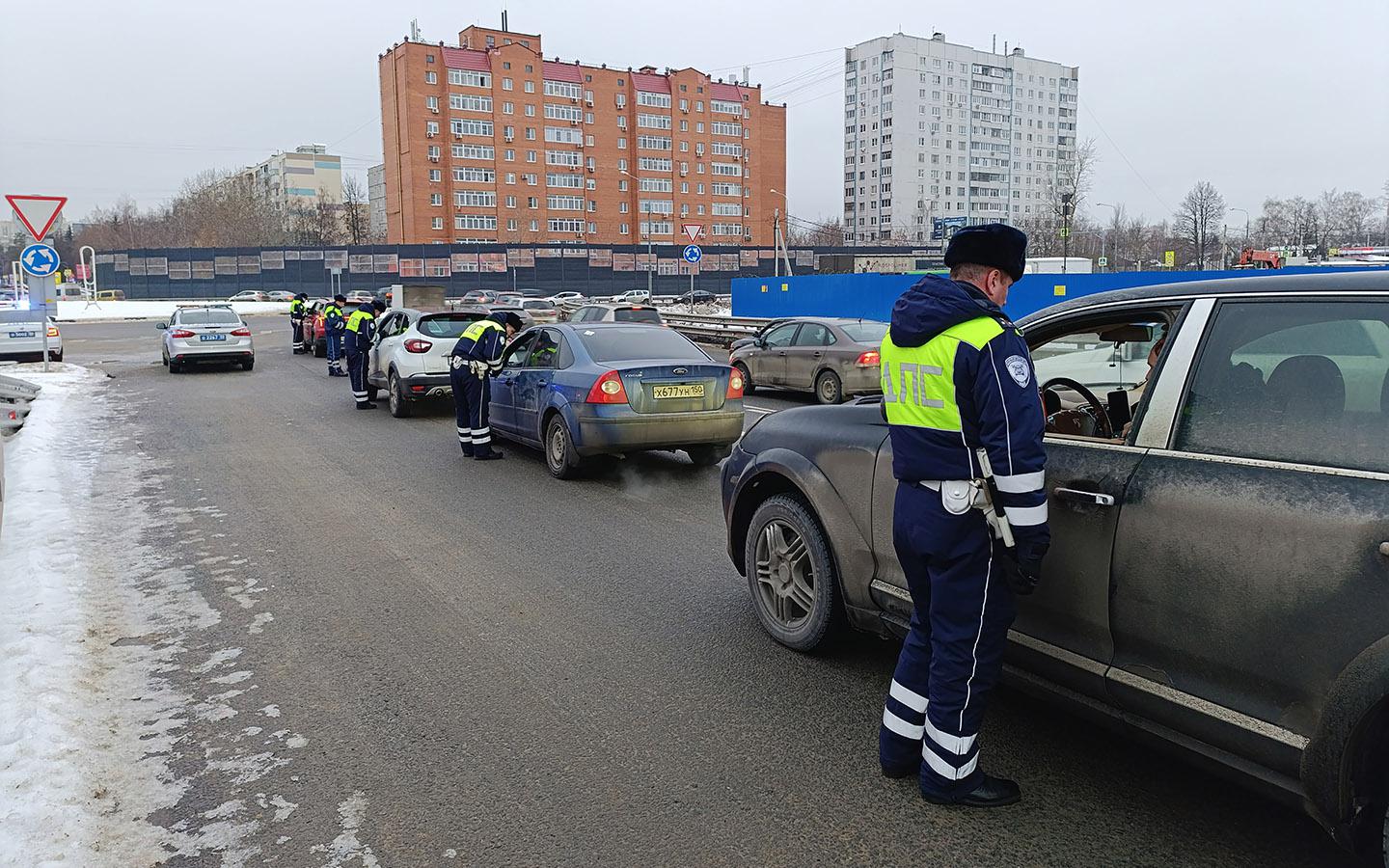 ГАИ будет останавливать всех подряд. Водителей ждут тотальные проверки