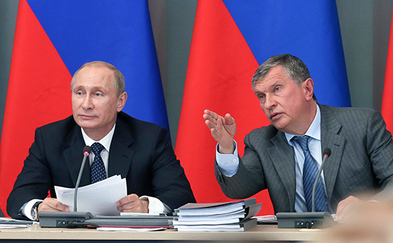 Президент России Владимир Путин и президент компании &laquo;Роснефть&raquo; Игорь Сечин (слева направо)