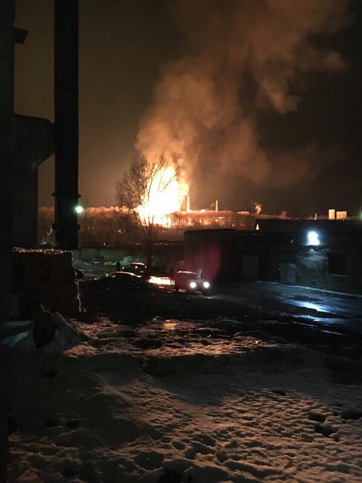 На Казанском пороховом заводе горит один из цехов, есть пострадавшие