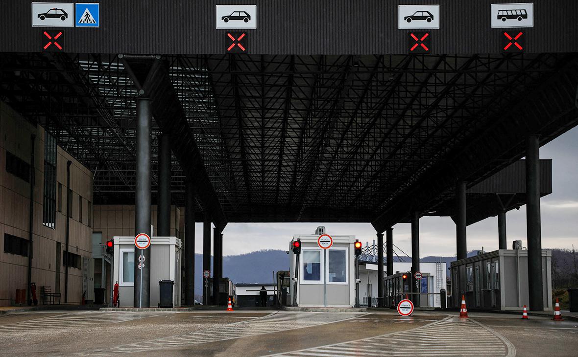 Косово закрыло крупнейший пункт пропуска на границе с Сербией