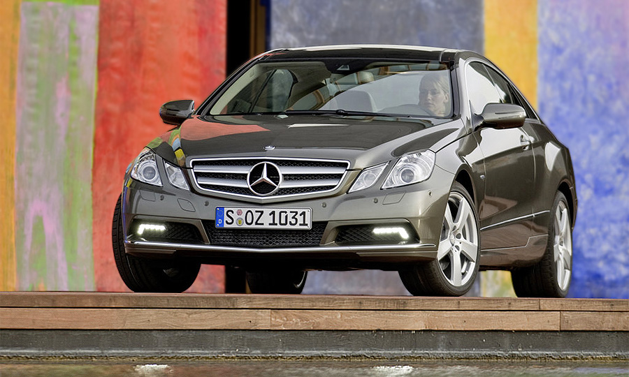 В России стартуют продажи нового купе Mercedes-Benz E-Class