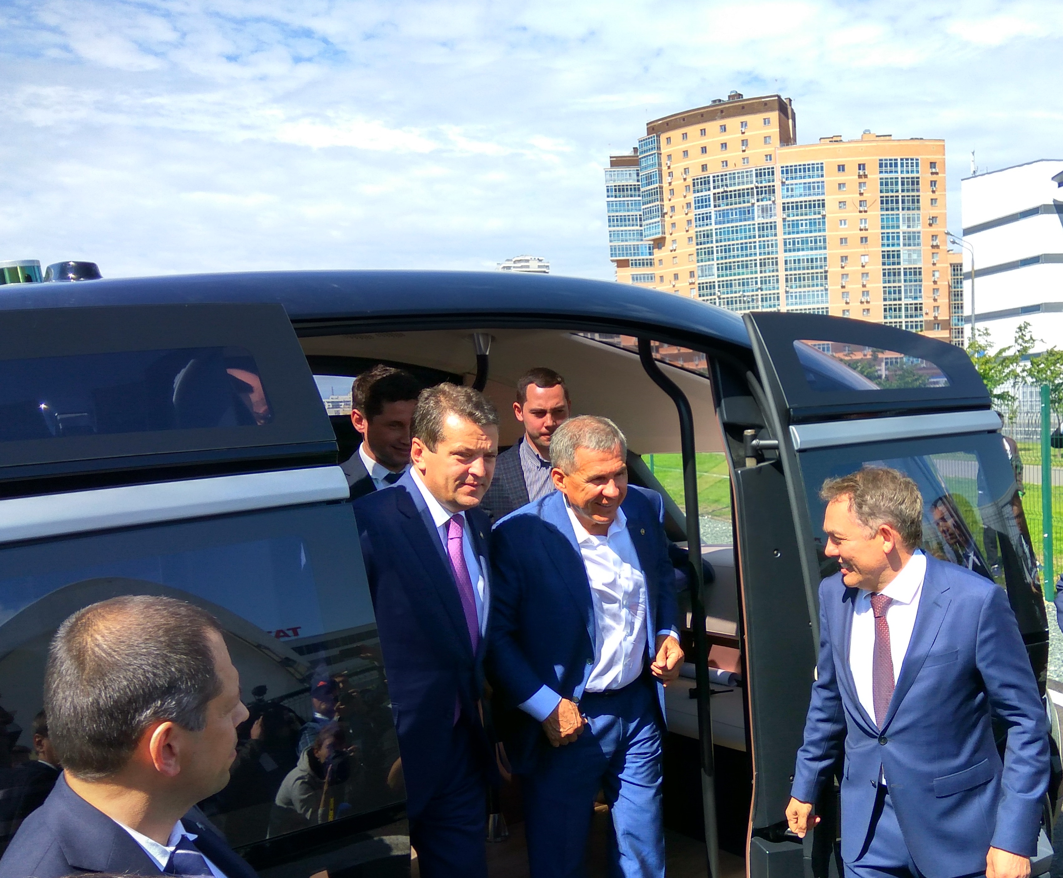В Казани к ЧМ-2018 запустили первый беспилотный автобус