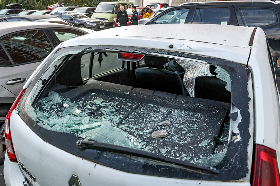Были также повреждены несколько припаркованных неподалеку машин, отметил глава Подмосковья