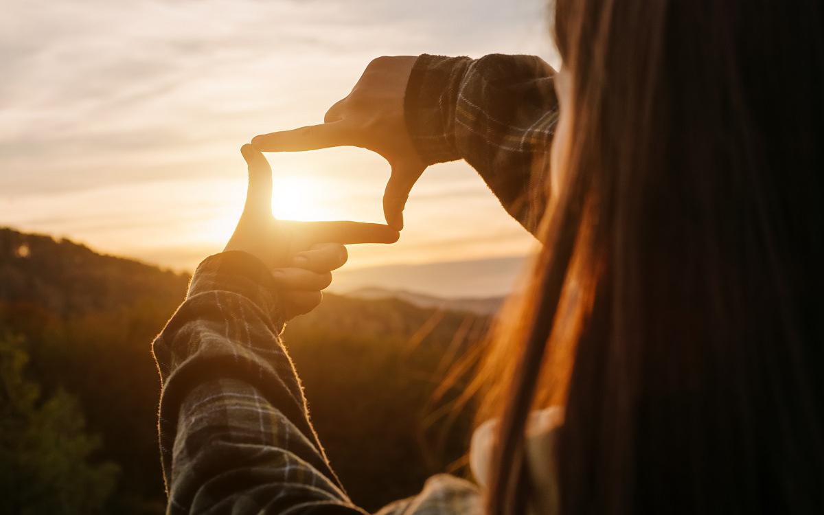 Почему мы грустим об упущенном лете и как справиться с тоской