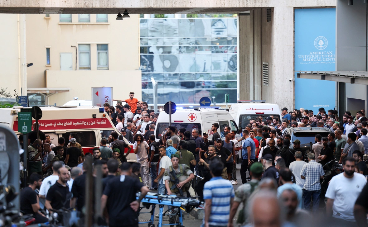 Mohamed Azakir / Reuters