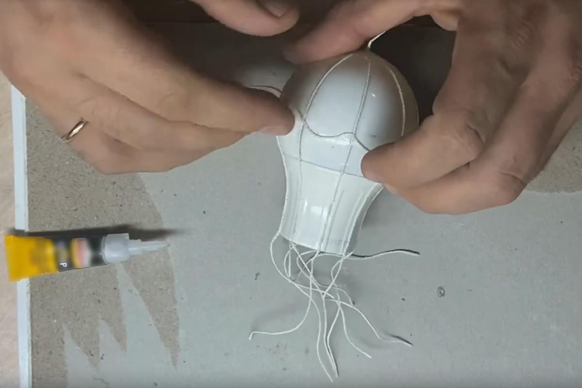 Как сделать новогодний воздушный шар из лампочки