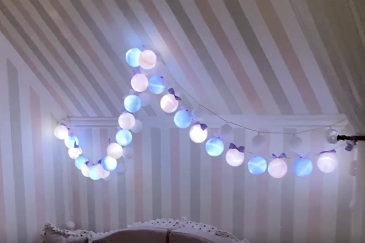 Как сделать новогоднюю гирлянду из шаров для сухого бассейна