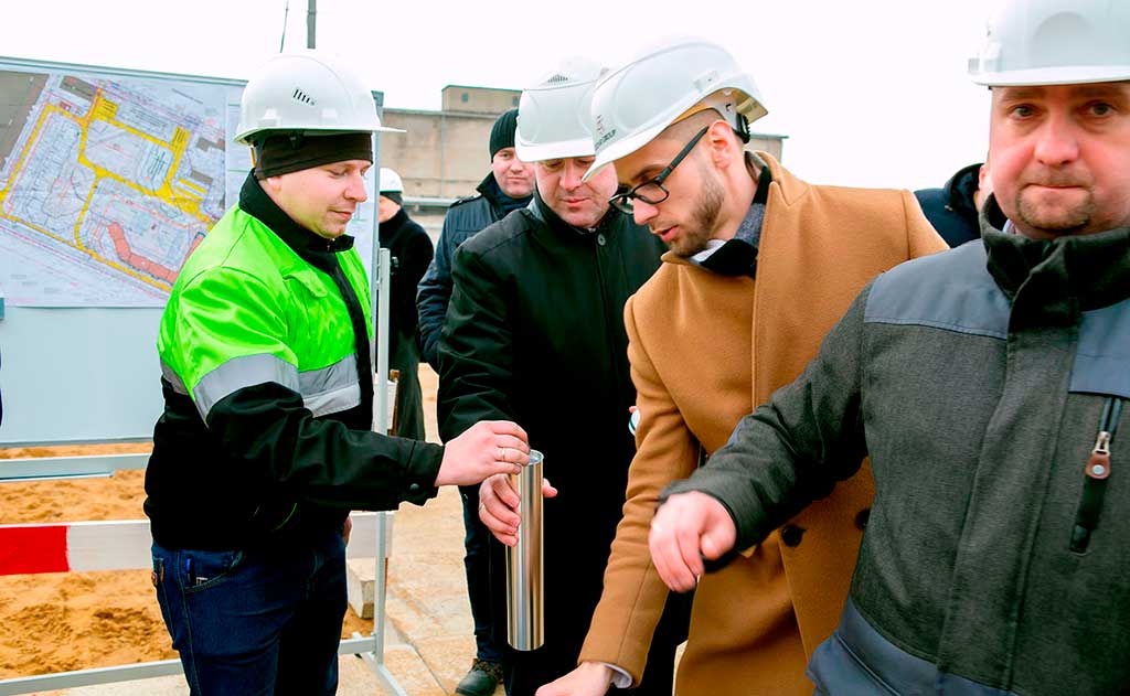 В ЖК «Династия» состоялась церемония заливки первого куба бетона