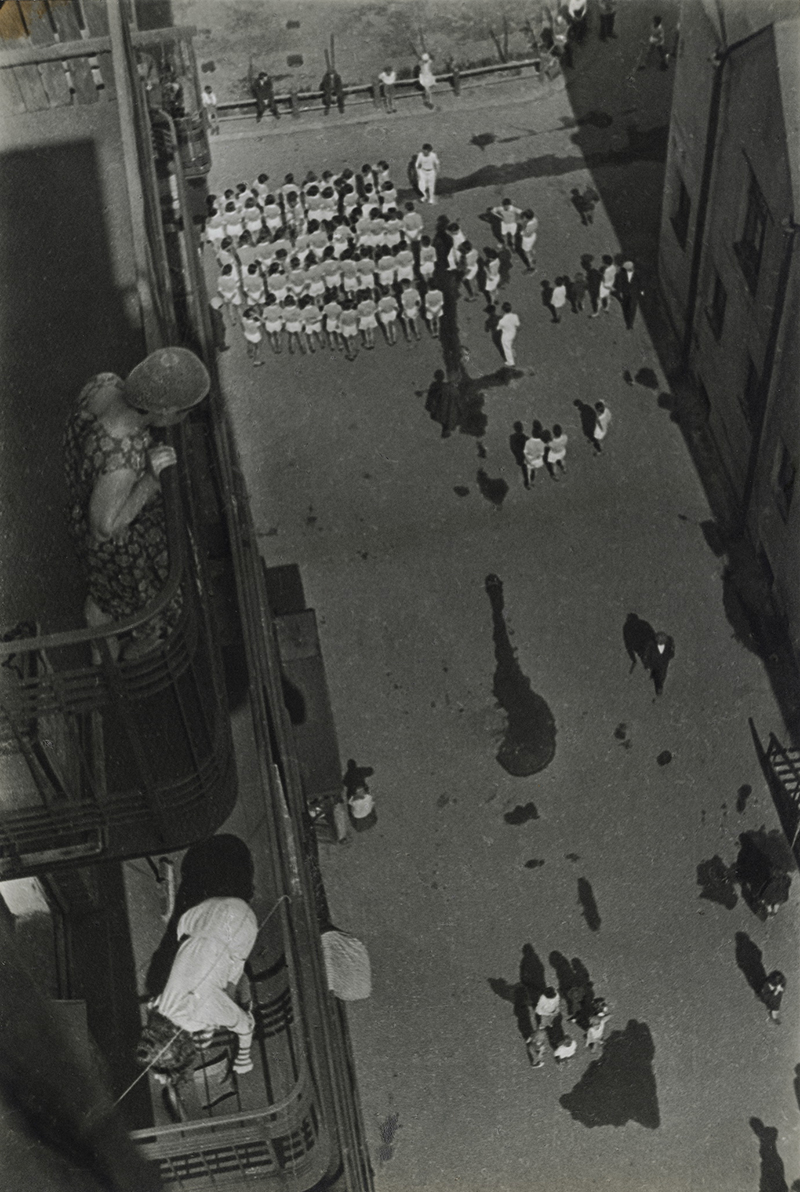Александр Родченко. &laquo;Люди, идущие на демонстрацию&raquo;, 1928

