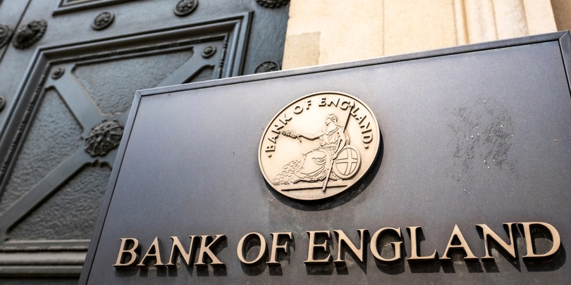 Банк Англии повысил ставку десятый раз подряд