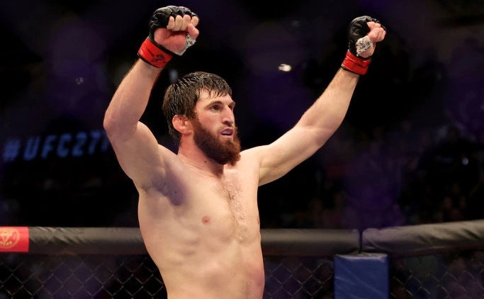 Carmen Mandato / Getty Images