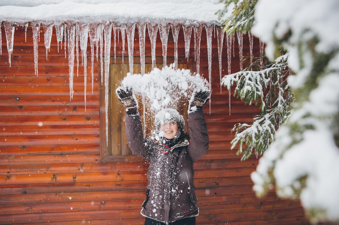 Почему на крыше образуются сосульки и кто должен их сбивать