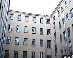 Петербуржцы научились отбирать у чиновников чердаки и подвалы