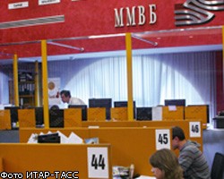 Российский рынок: ММВБ пытается подрасти 