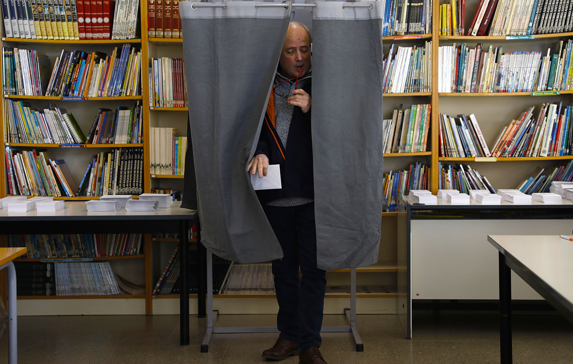 Избирательный участок в&nbsp;​Торредембарре, Испания. 21 декабря 2017 года