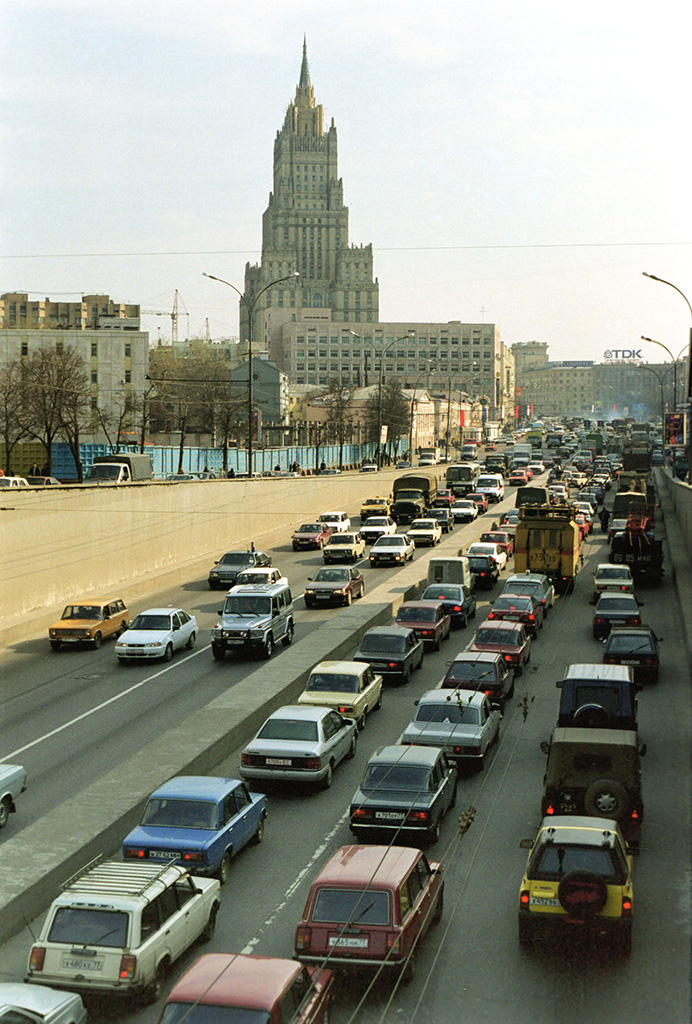 Садовое кольцо и здание МИД РФ в Москве. 1998 год
