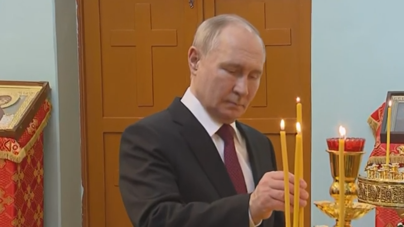 Путин посетил православный храм в Харбине. Видео