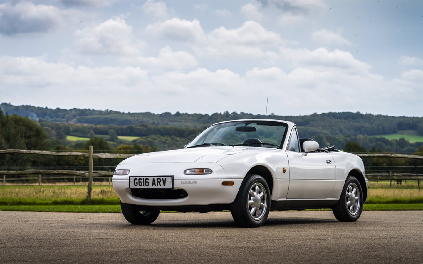 Mazda MX-5 первого поколения попала в Книгу рекордов Гиннесса как самый продаваемый родстер