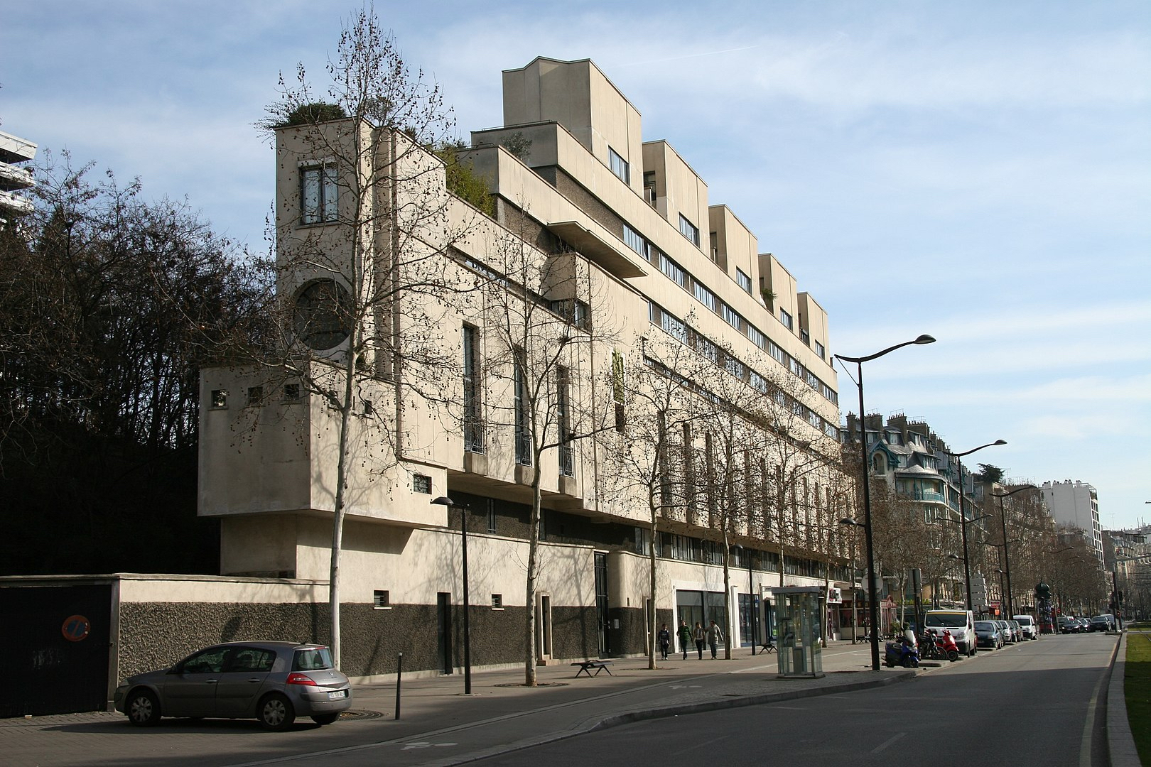 Здание paquebot в Париже