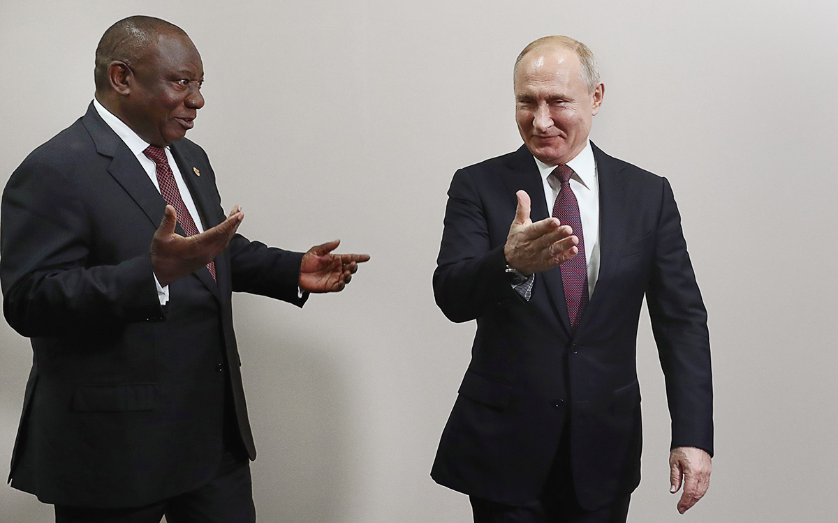 Путин и президент ЮАР обсудили борьбу с омикрон-штаммом коронавируса