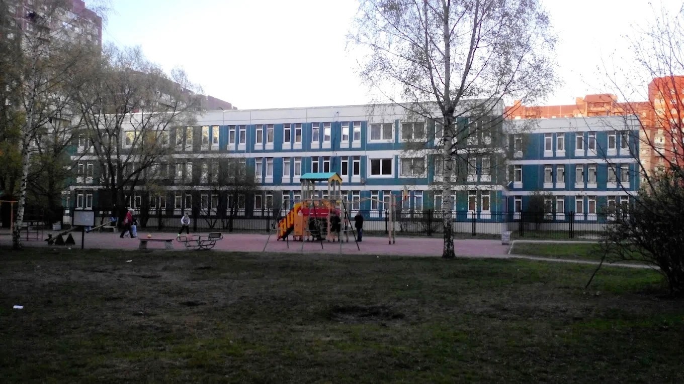 Здание школы №&nbsp;600 на Яхтенной улице