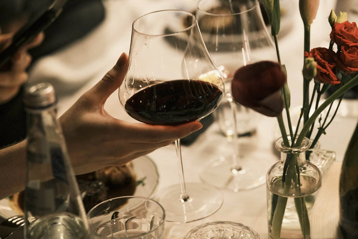 Вечер любви к вину: как прошла дегустация для клиентов СберПервого