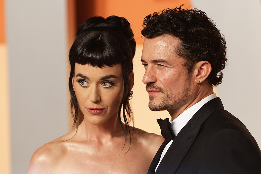 Певица Кэти Перри рассталась с актером Орландо Блумом. Об этом представители супругов сообщили в июле 2025 года. Пара была вместе девять лет, у них есть общий ребенок. В декабре Перри подтвердила отношения с бывшим премьером Канады Джастином Трюдо.

Кэти Перри известна как одна из самых успешных поп-звезд 2010-х, автор хитов I Kissed a Girl и Hot N Cold. Она 13-кратная номинантка на премию &laquo;Грэмми&raquo;, а также многократная обладательница премии MTV Video Music Awards. Орландо Блум&nbsp;&mdash; один из самых узнаваемых актеров Голливуда начала 2000-х. Известность ему принесли роли в сериях фильмов &laquo;Властелин колец&raquo; и &laquo;Пираты Карибского моря&raquo;