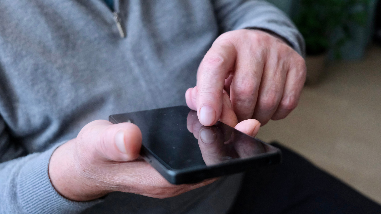 Блокировка пенсии стала новым способом обмана граждан мошенниками