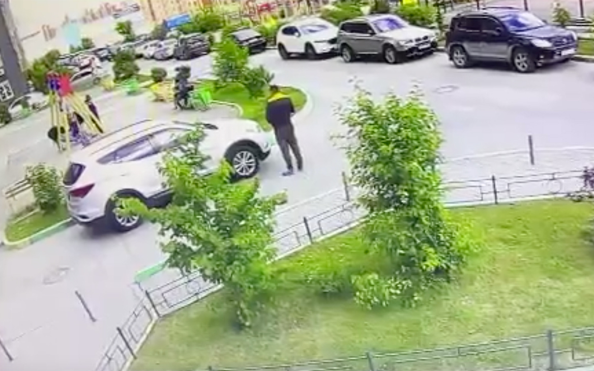 В СК Новосибирска проверят нападение на подростка из-за сломанных качелей
