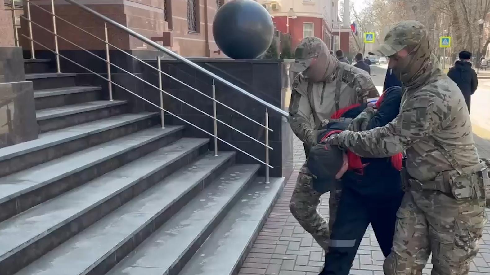 ФСБ задержала жителя Крыма за передачу Киеву сведений о военных объектах