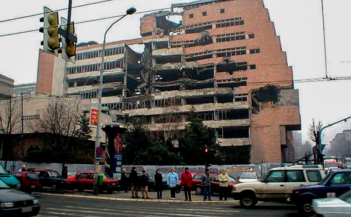 Здание&nbsp;Генштаба Минобороны Югославии после бомбардировок, архивное фото