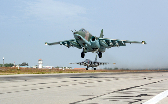 Российский штурмовик Су-25 на авиабазе Хмеймим в Сирии