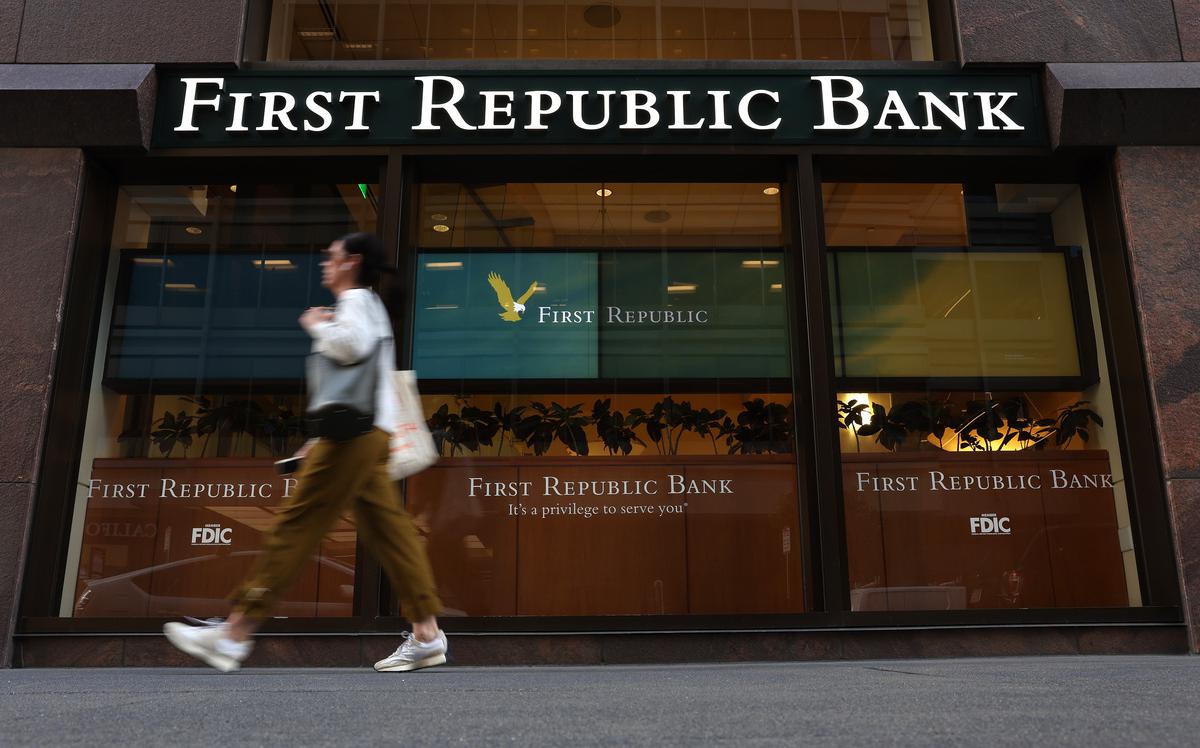 Регулятор США призвал JPMorgan к участию в покупке банка из топ-20