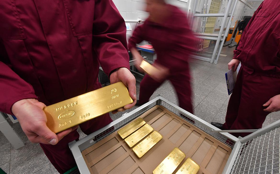 ЦБ обяжет банки усилить контроль за операциями россиян с золотом