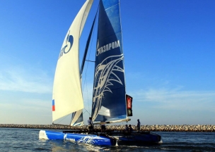 Gazprom Team Russia идет девятой после первого дня гонок Extreme Sailing