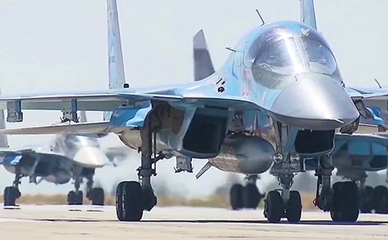 Многофункциональные бомбардировщики Су-34 на авиабазе&nbsp;Хмеймим&nbsp;в Сирии


