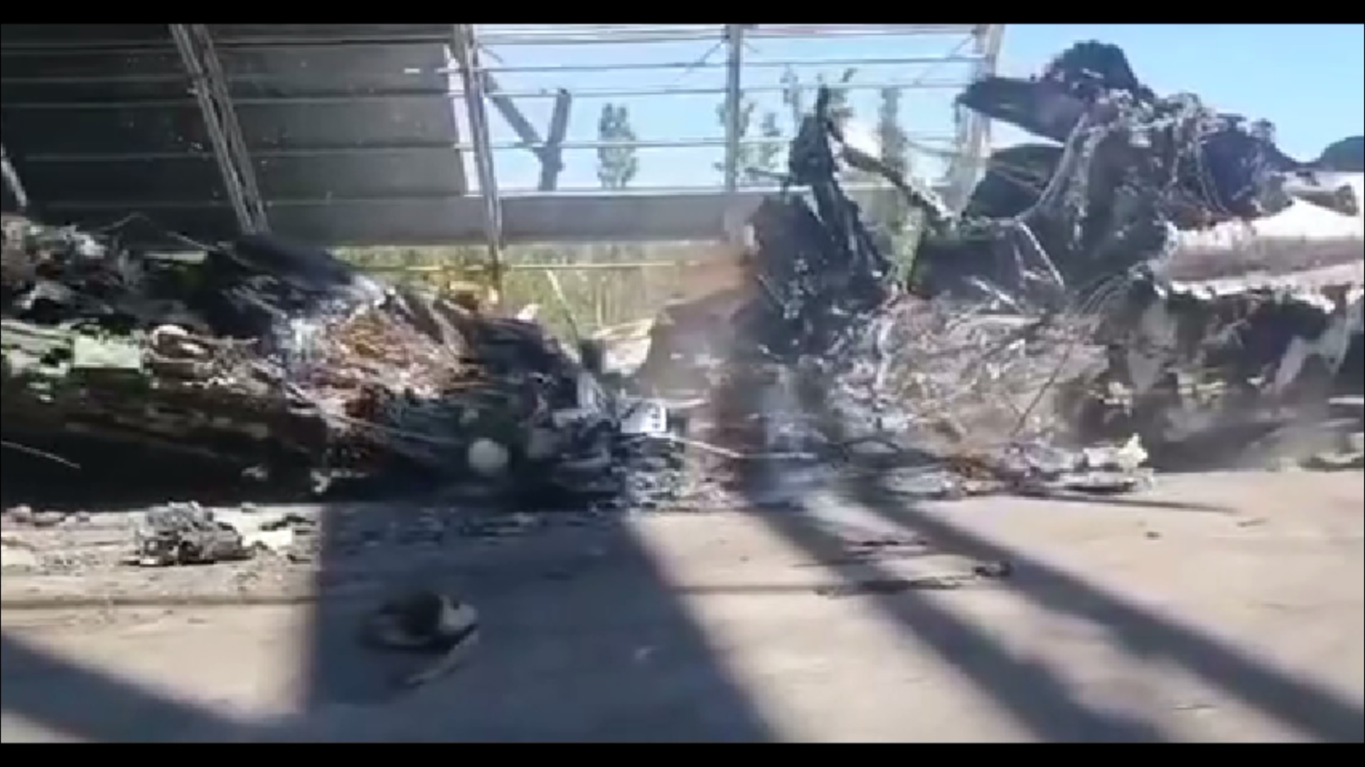 Обломки разрушенного при обстреле самолета «Мрия» увезли на утилизацию