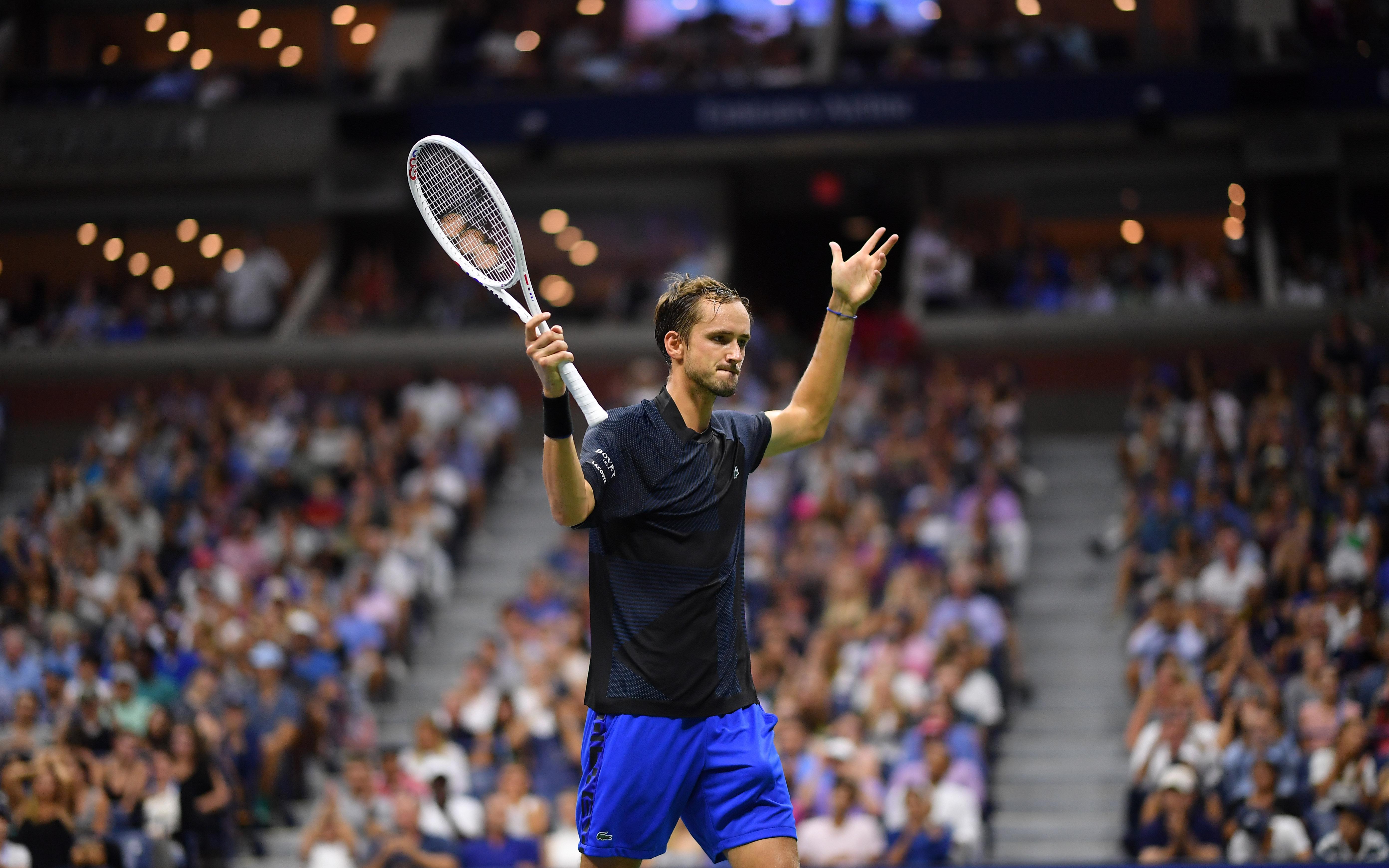 Теннисные турниры 2024 медведев. Федерер завершил карьеру. Роджер Федерер закончил карьеру.