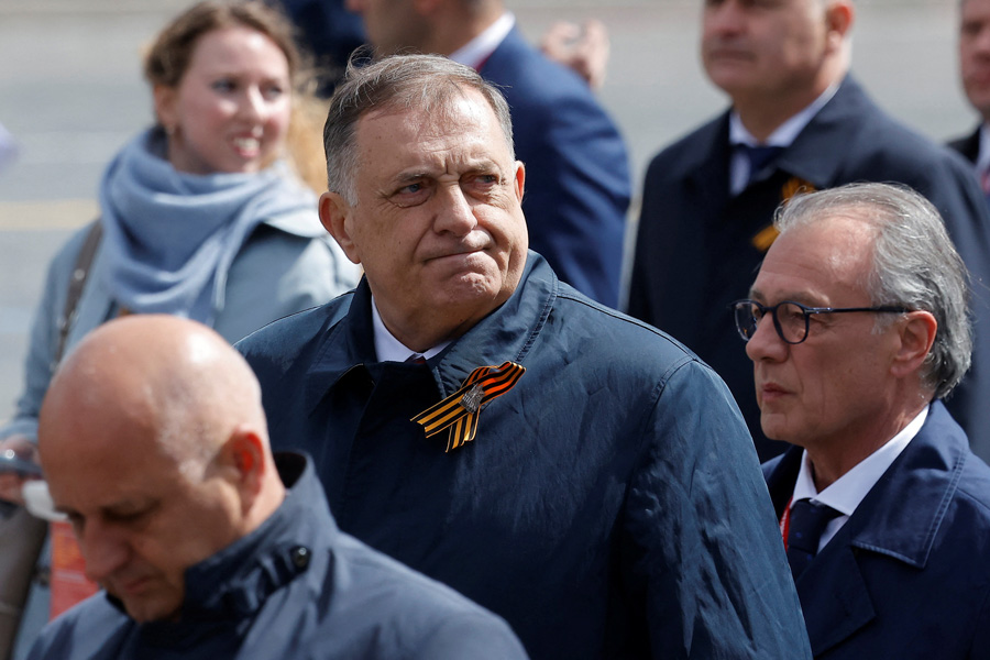 Der Präsident der Republika Srpska (einem Staatsgebiet innerhalb Bosniens und Herzegowinas), Milorad Dodik, traf am 8. Mai in Moskau ein. Neben seiner Teilnahme an der Parade plant er ein Treffen mit dem Patriarchen von Moskau und der ganzen Rus, Kyrill.