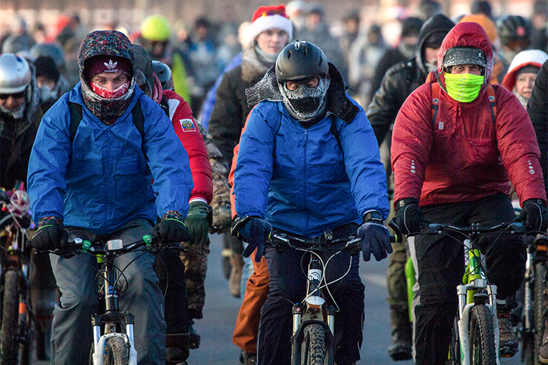 Участники второго зимнего Московского велопарада