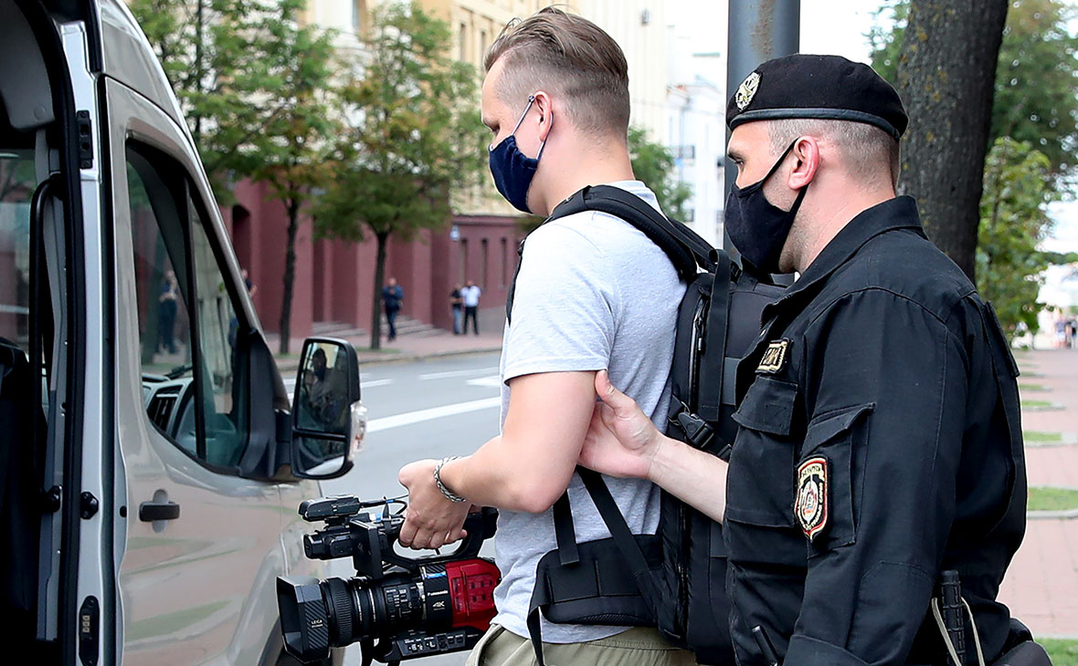 Задержание журналиста у здания Комитета госбезопасности Белоруссии