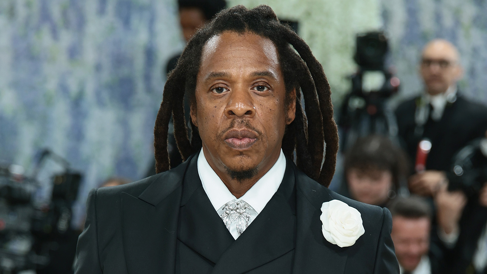 Обвинившая в изнасиловании рэпера Jay-Z отозвала свои обвинения