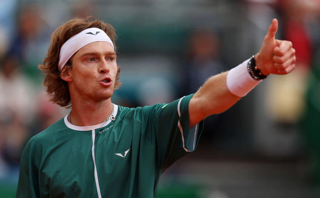 Julian Finney / Getty Images