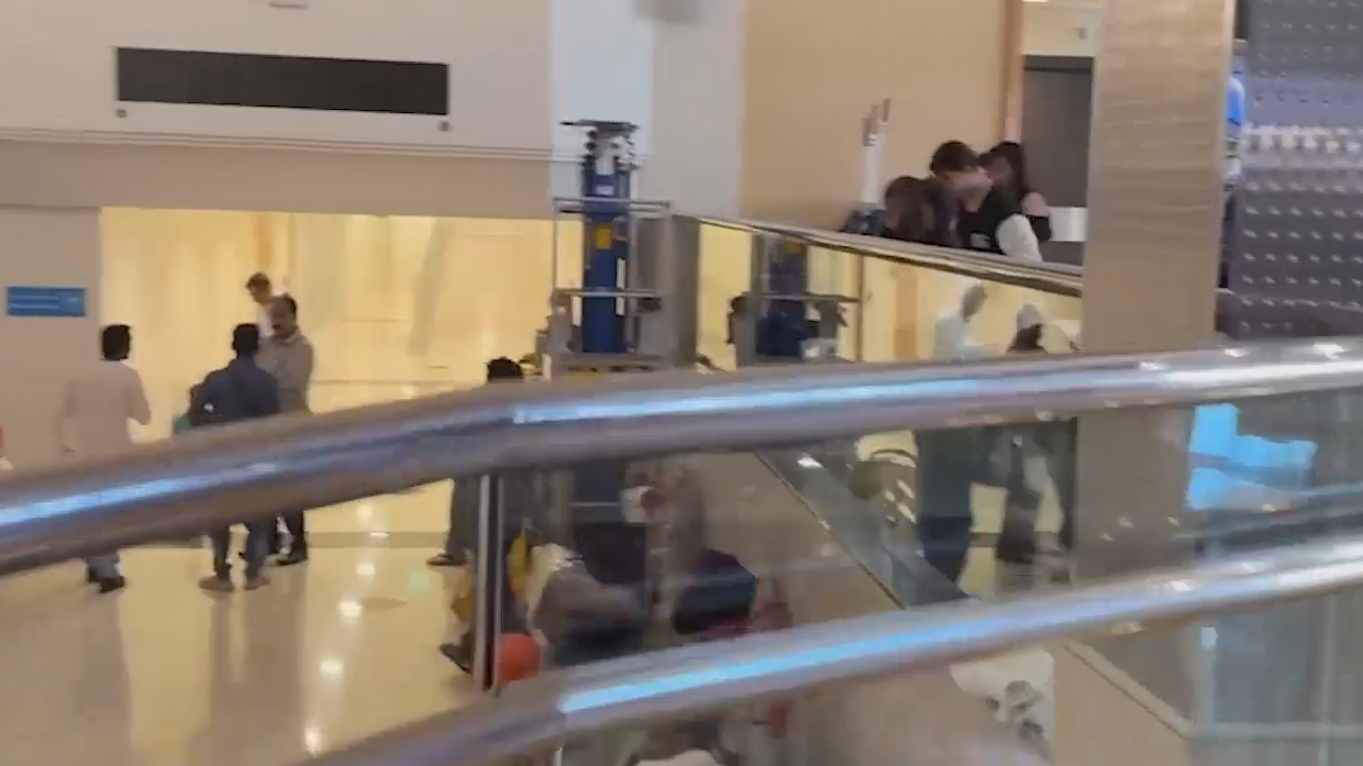 Россияне рассказали о давке и «информационном вакууме» в аэропорту Дубая