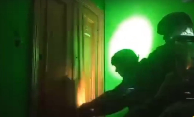 Кадр оперативной съемки задержания