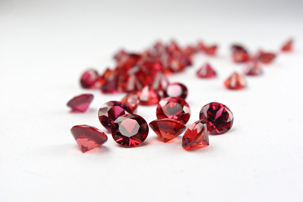 Роскошь в квадрате: с какими винами ассоциируются драгоценные камни