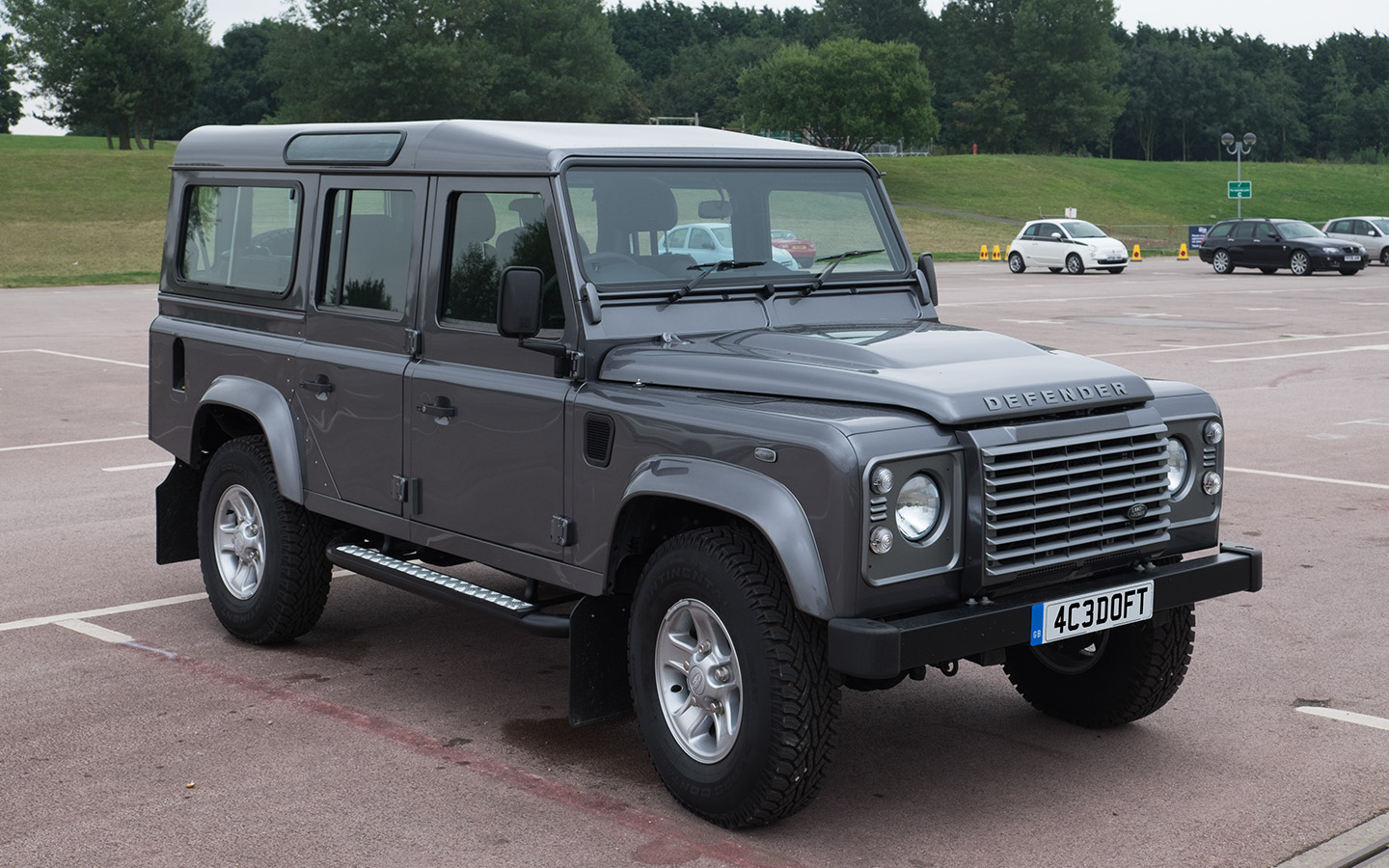Land Rover Defender 110