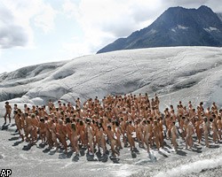 Американский фотограф снимал обнаженных людей в Альпах