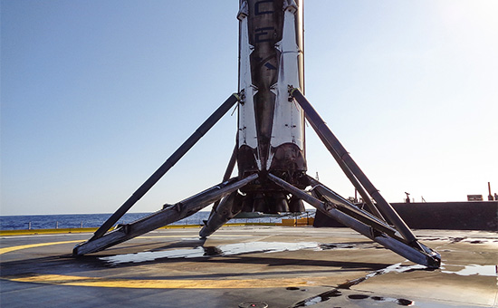 Нижняя ступень ракеты-носителя Falcon 9, 6 мая 2016 года


